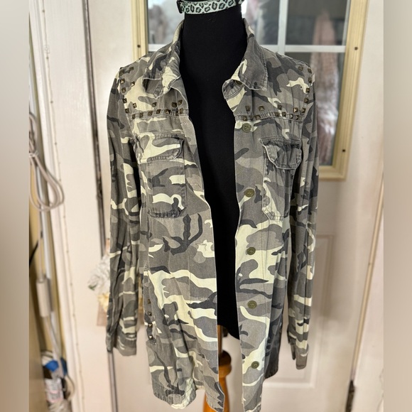 Forever 21 Camouflage Jacket - Picture 1 of 6